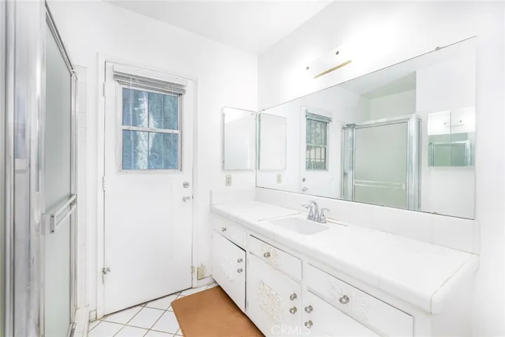 15431 Milbank Street, Encino, California 91436