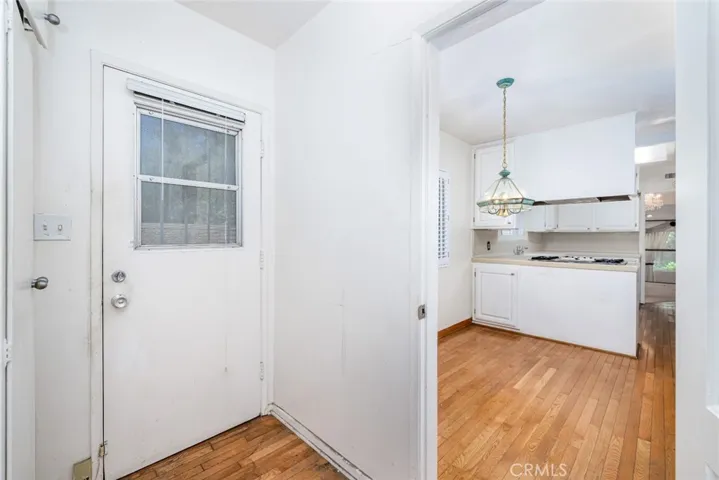 15431 Milbank Street, Encino, California 91436