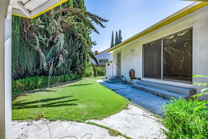 15431 Milbank Street, Encino, California 91436