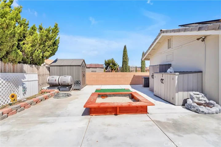 27052 Pirateer Lane, Helendale, California 92342