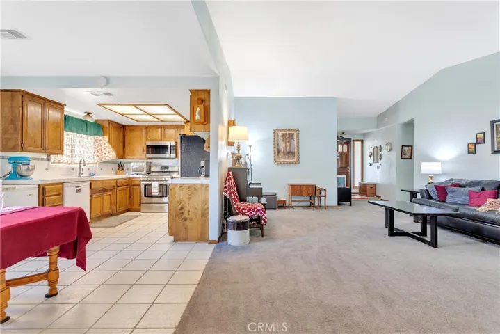 27052 Pirateer Lane, Helendale, California 92342