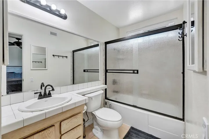 Upstairs full bath