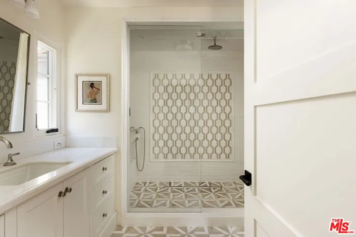 211 17th Street, Santa Monica, California 90402