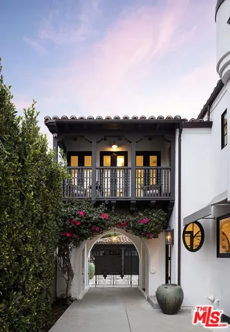 211 17th Street, Santa Monica, California 90402