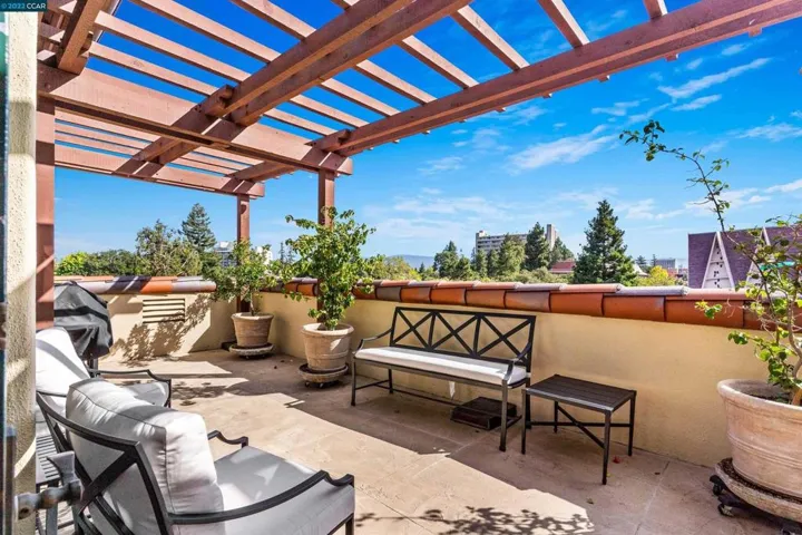555 Byron Street 107, Palo Alto, California 94301
