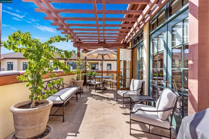 555 Byron Street 107, Palo Alto, California 94301