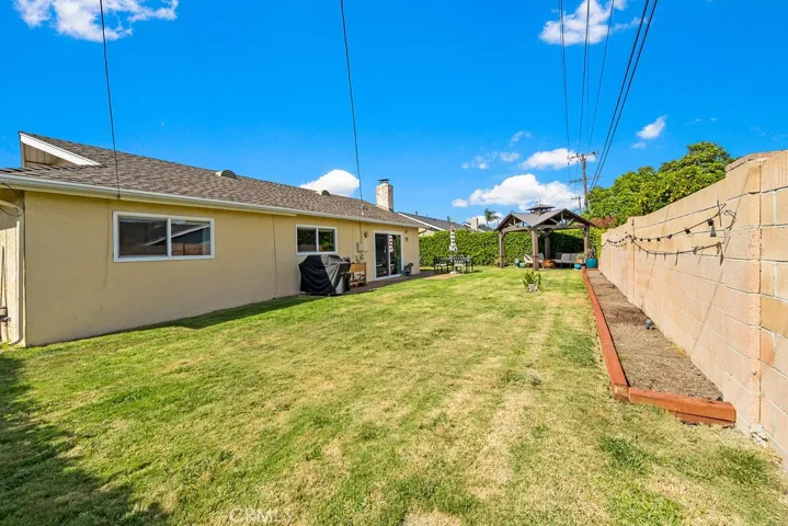 Spacious private backyard