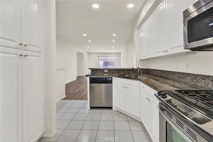 986 Sweetbriar Lane B, Azusa, California 91702