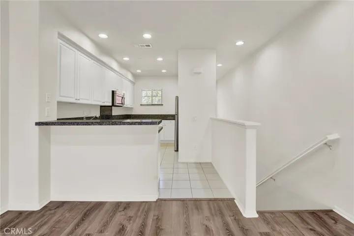 986 Sweetbriar Lane B, Azusa, California 91702