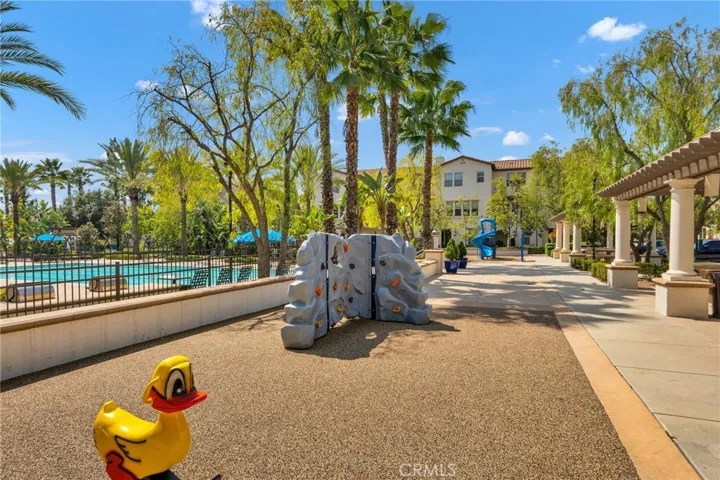 986 Sweetbriar Lane B, Azusa, California 91702