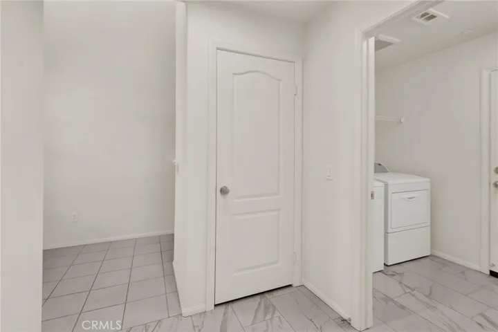 986 Sweetbriar Lane B, Azusa, California 91702