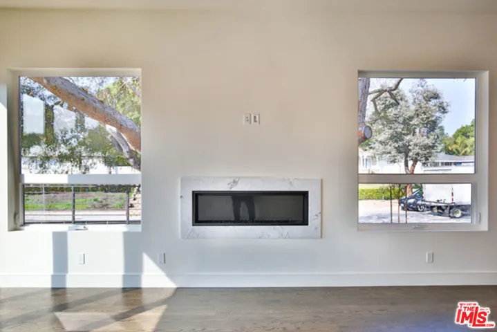 Automatic fireplace