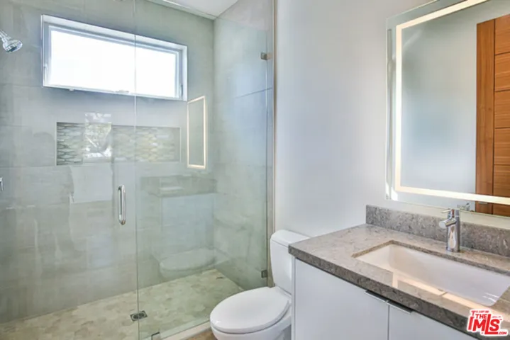 Upstairs hall bath