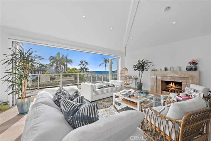 219 Emerald Bay, Laguna Beach, California 92651