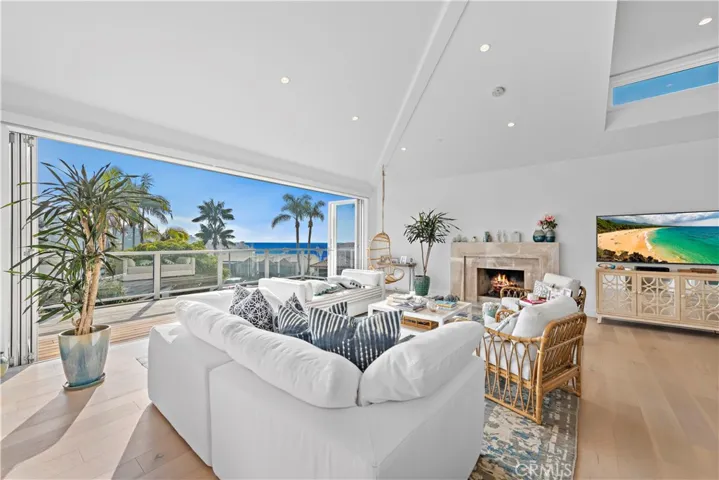 219 Emerald Bay, Laguna Beach, California 92651