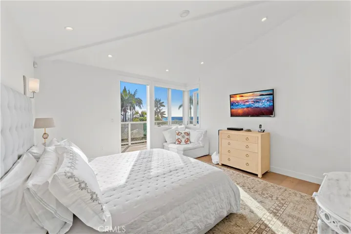 219 Emerald Bay, Laguna Beach, California 92651