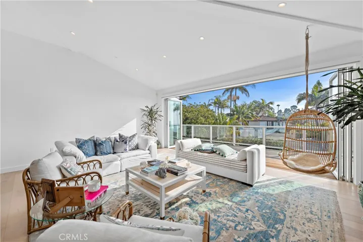 219 Emerald Bay, Laguna Beach, California 92651