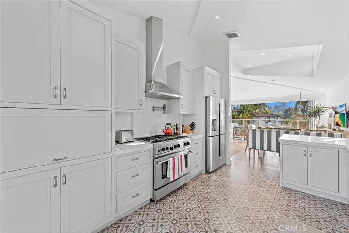 219 Emerald Bay, Laguna Beach, California 92651