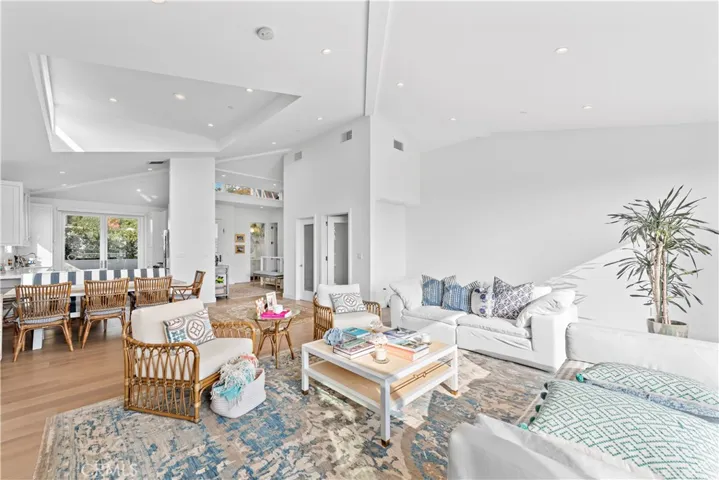 219 Emerald Bay, Laguna Beach, California 92651