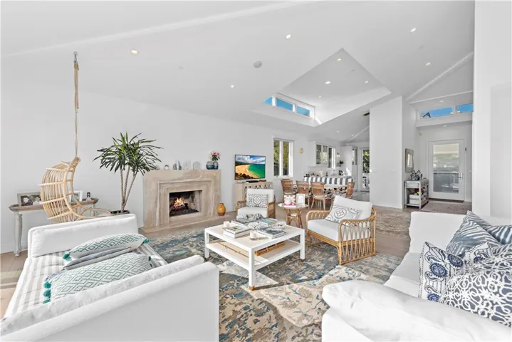 219 Emerald Bay, Laguna Beach, California 92651