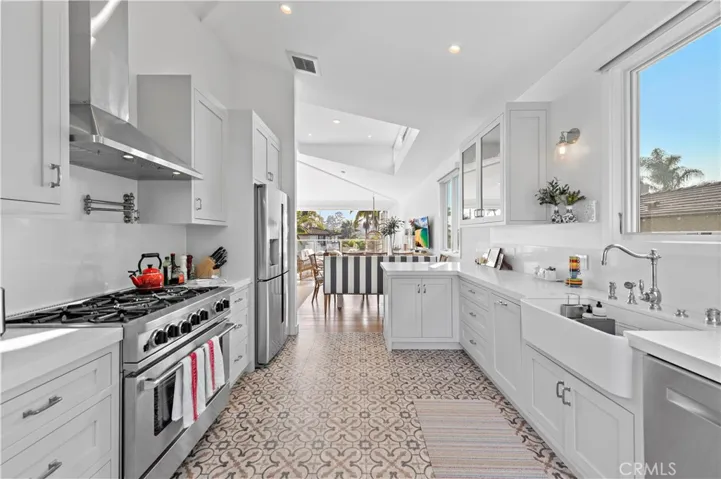 219 Emerald Bay, Laguna Beach, California 92651