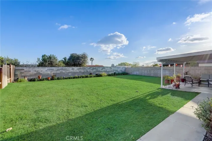 15975 Hibiscus Street, Fontana, California 92335