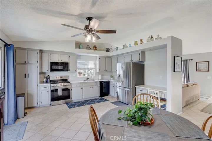 15975 Hibiscus Street, Fontana, California 92335