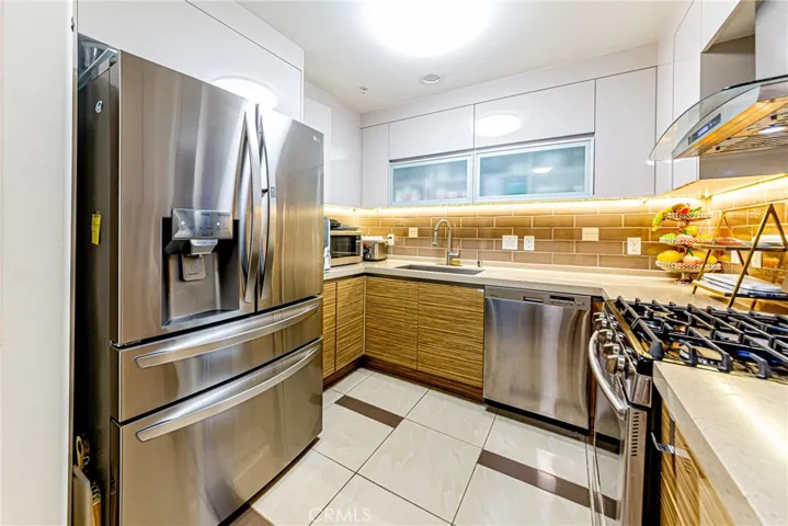 903 S New Hampshire Avenue 503, Los Angeles, California 90006