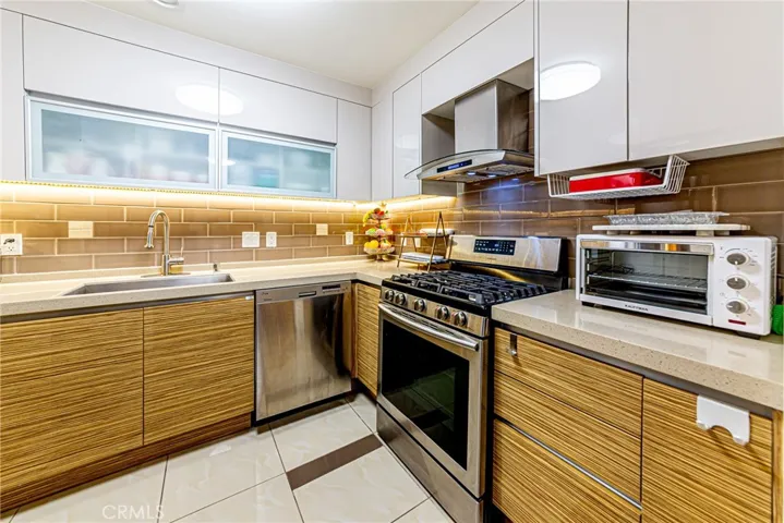 903 S New Hampshire Avenue 503, Los Angeles, California 90006
