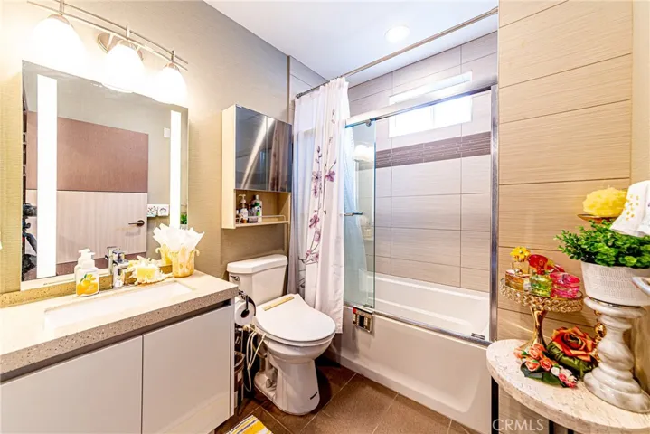 903 S New Hampshire Avenue 503, Los Angeles, California 90006