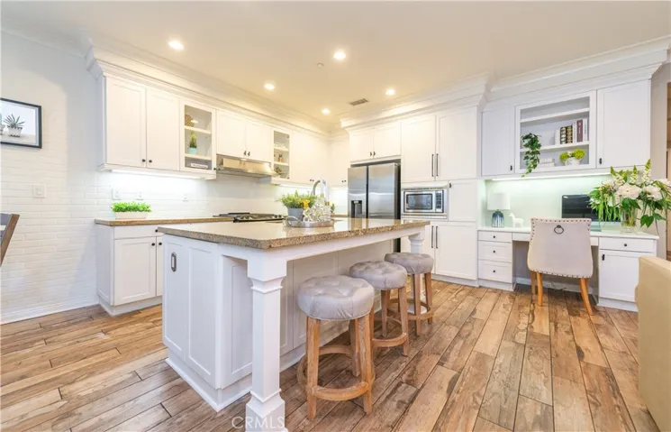 26 Maycrest 67, Irvine, California 92618