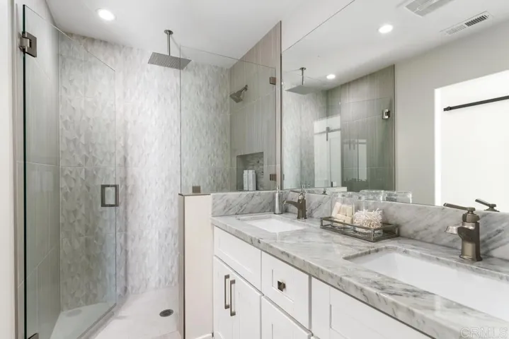 1524 Burgundy Road, Encinitas, California 92024