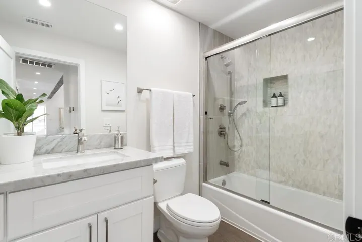 1524 Burgundy Road, Encinitas, California 92024