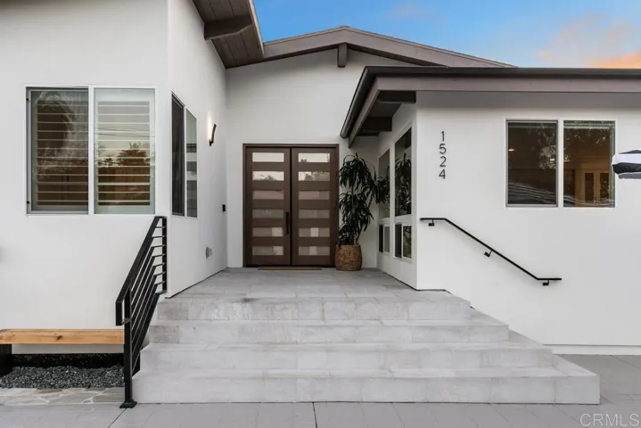 1524 Burgundy Road, Encinitas, California 92024