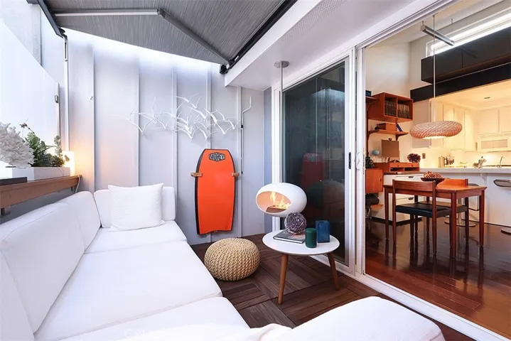 Le Feu fireplace made for cool ocean breeze evenings.