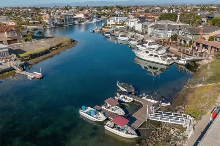 Perfect locale for kayaking, boating, surfing, and paddleboarding.
