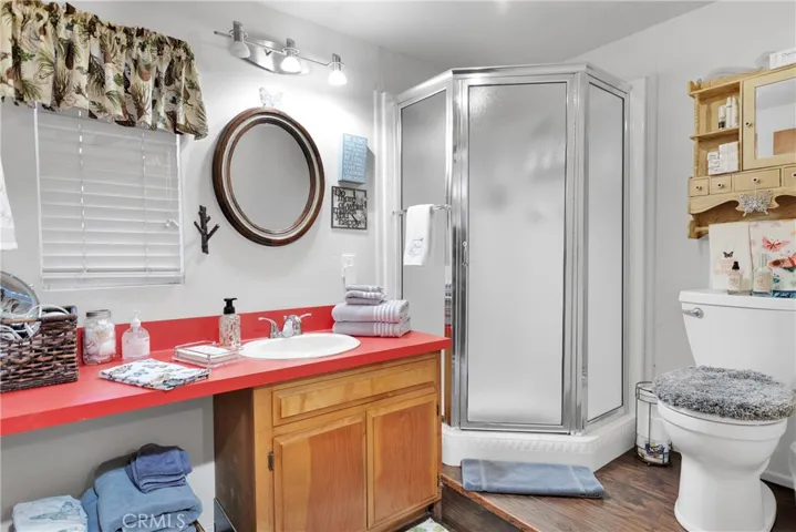27809 Lakes Edge Rd, Lake Arrowhead, California 92352