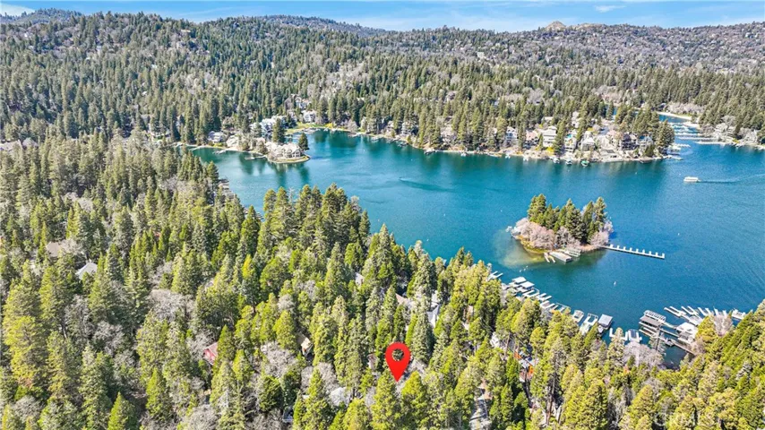 27809 Lakes Edge Rd, Lake Arrowhead, California 92352