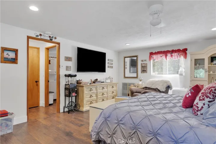27809 Lakes Edge Rd, Lake Arrowhead, California 92352