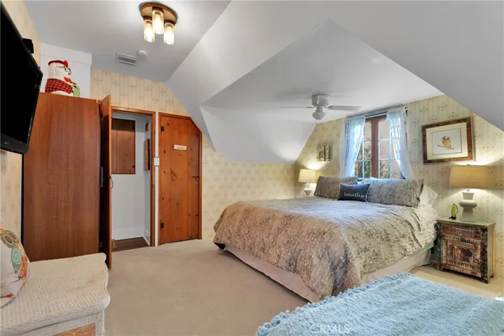 27809 Lakes Edge Rd, Lake Arrowhead, California 92352