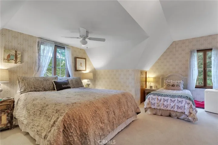 27809 Lakes Edge Rd, Lake Arrowhead, California 92352