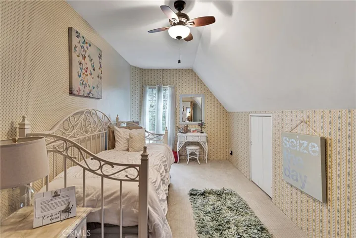27809 Lakes Edge Rd, Lake Arrowhead, California 92352