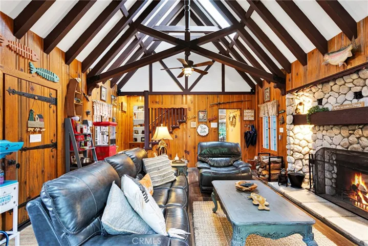 27809 Lakes Edge Rd, Lake Arrowhead, California 92352