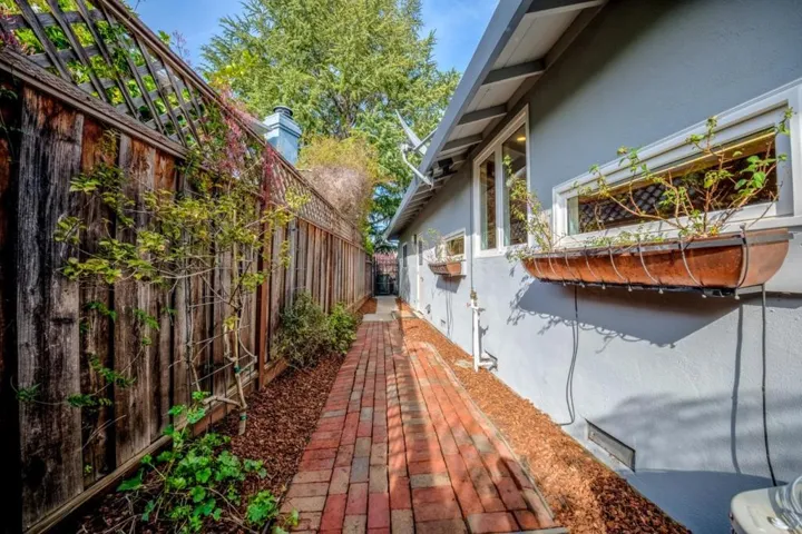 1030 Paradise Way, Palo Alto, California 94306