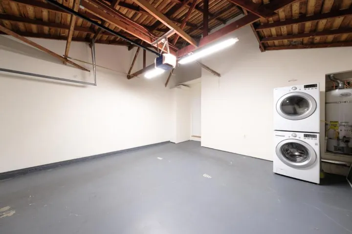 1030 Paradise Way, Palo Alto, California 94306