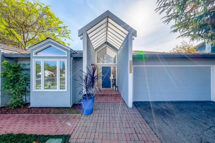 1030 Paradise Way, Palo Alto, California 94306