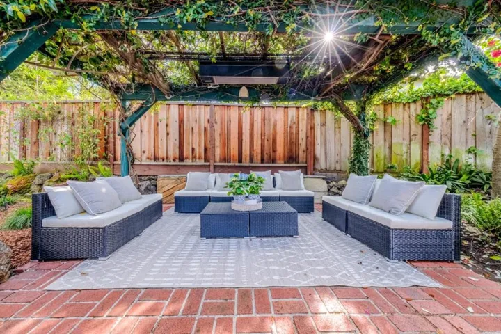 1030 Paradise Way, Palo Alto, California 94306