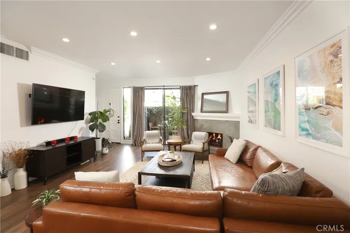 4214 Troost Avenue 13, Studio City, California 91604