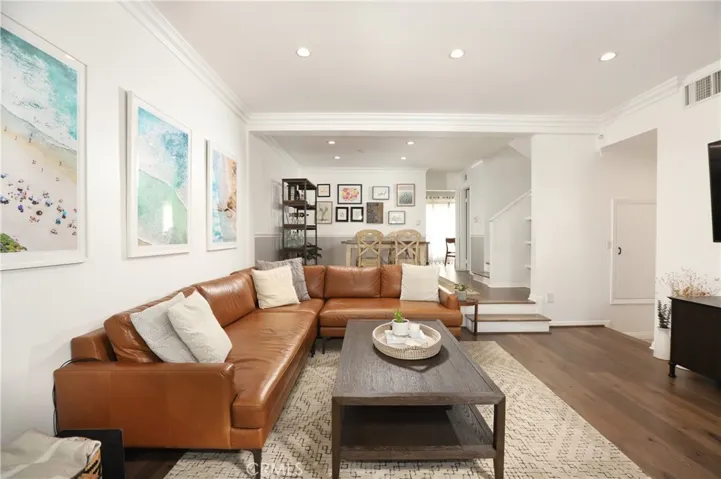 4214 Troost Avenue 13, Studio City, California 91604