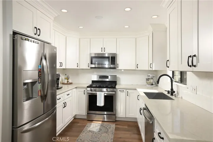 4214 Troost Avenue 13, Studio City, California 91604